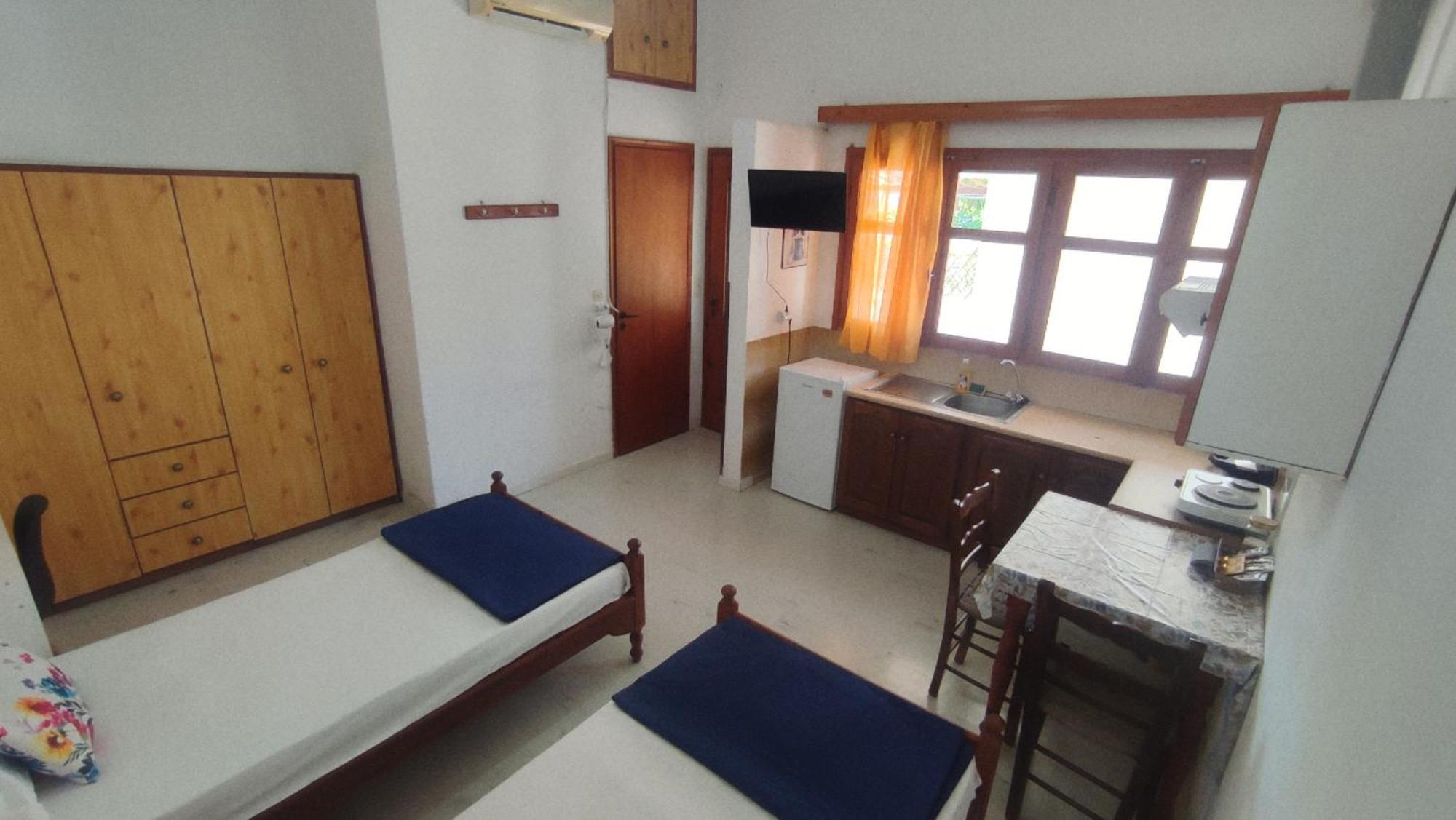 Petralonia Apartment Mytilene Bagian luar foto