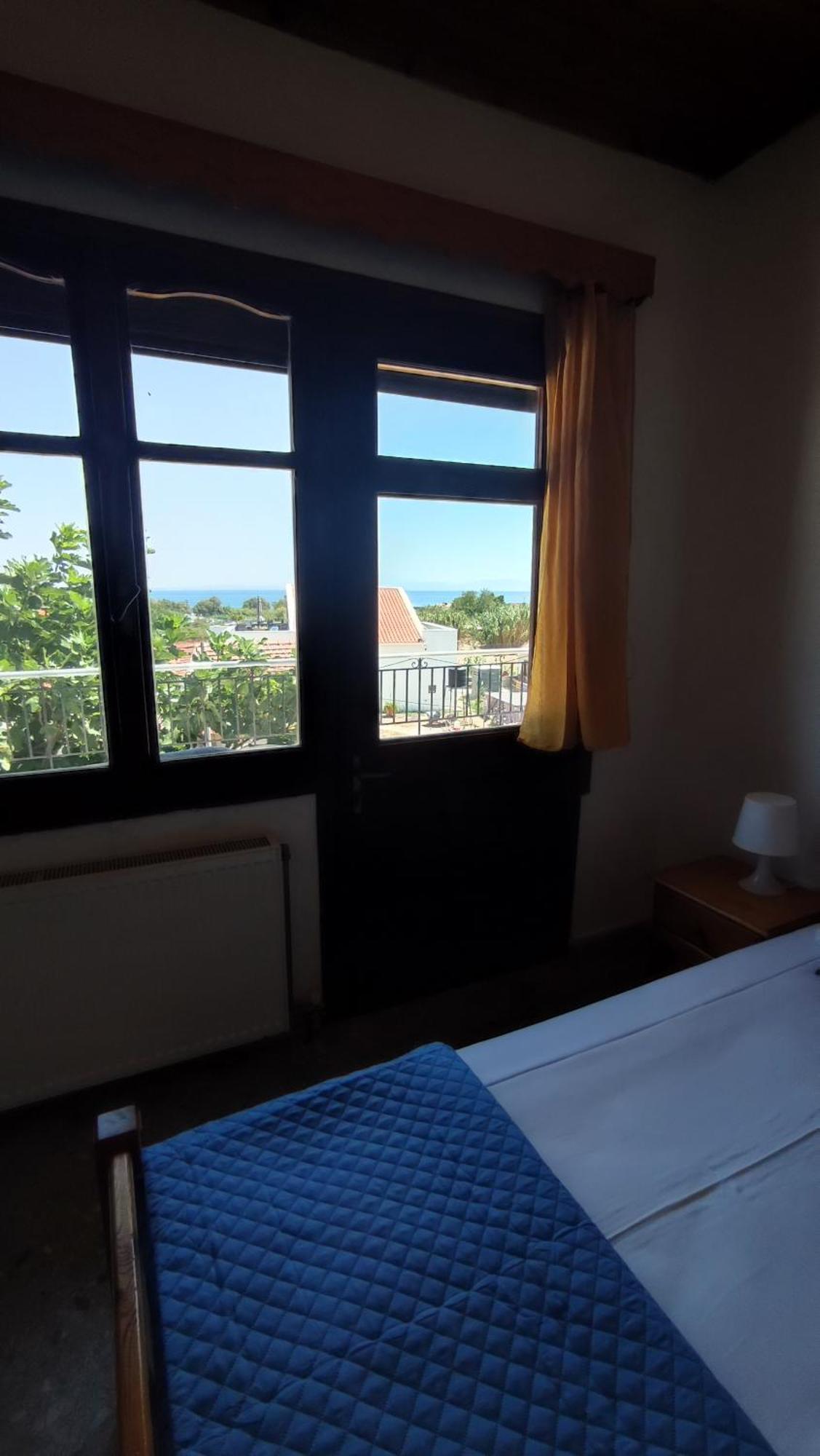 Petralonia Apartment Mytilene Bagian luar foto