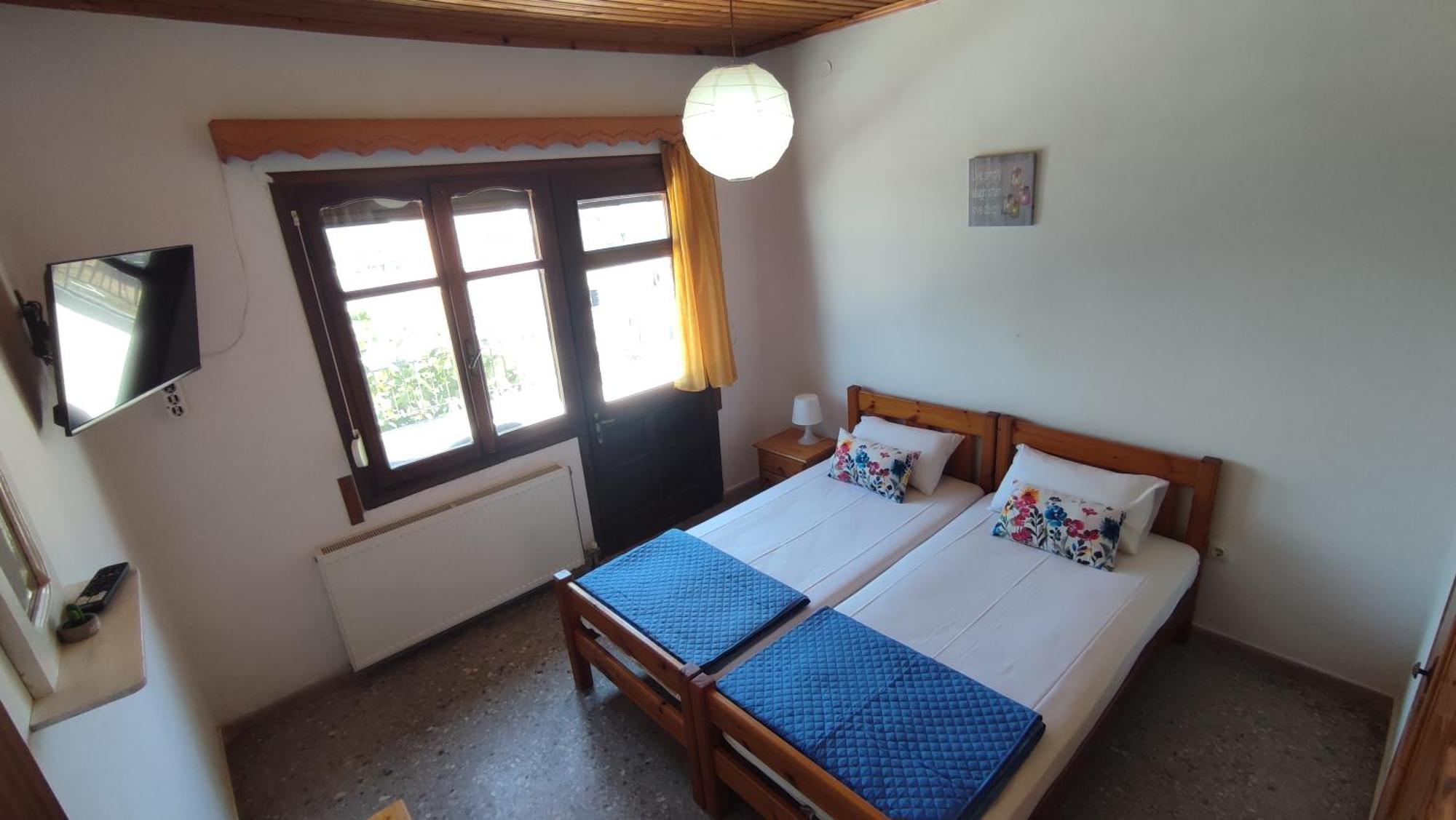 Petralonia Apartment Mytilene Bagian luar foto