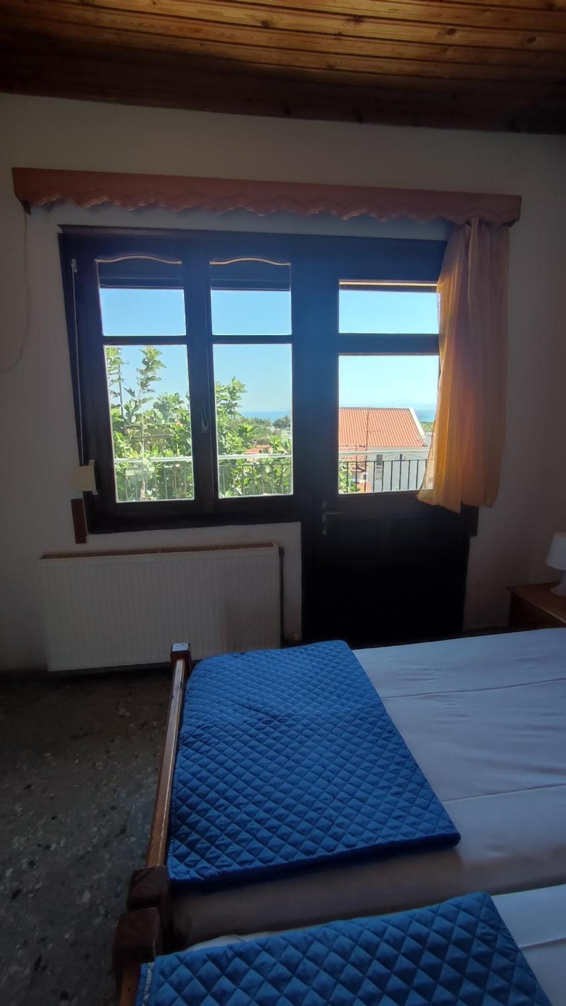 Petralonia Apartment Mytilene Bagian luar foto