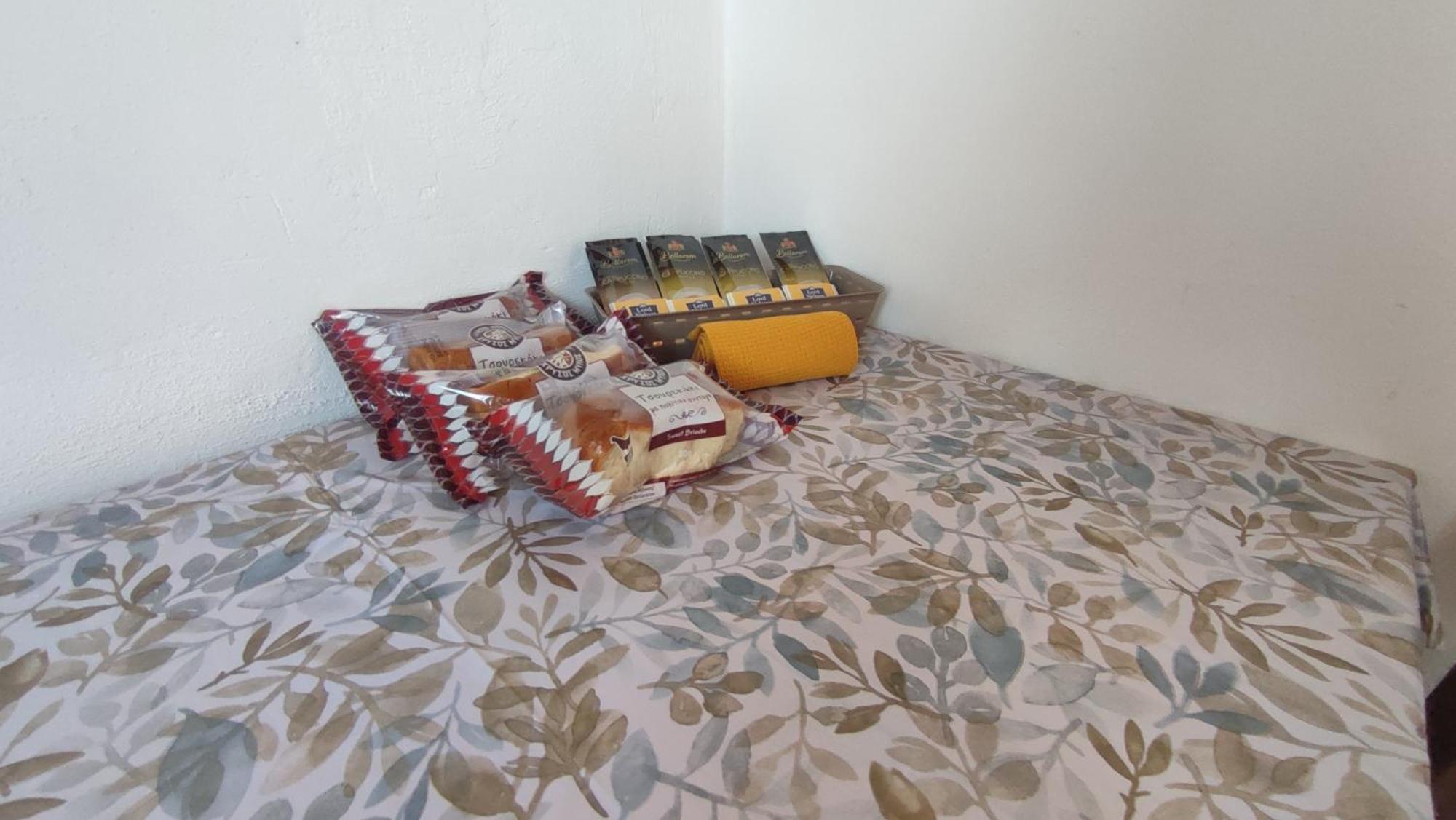 Petralonia Apartment Mytilene Bagian luar foto