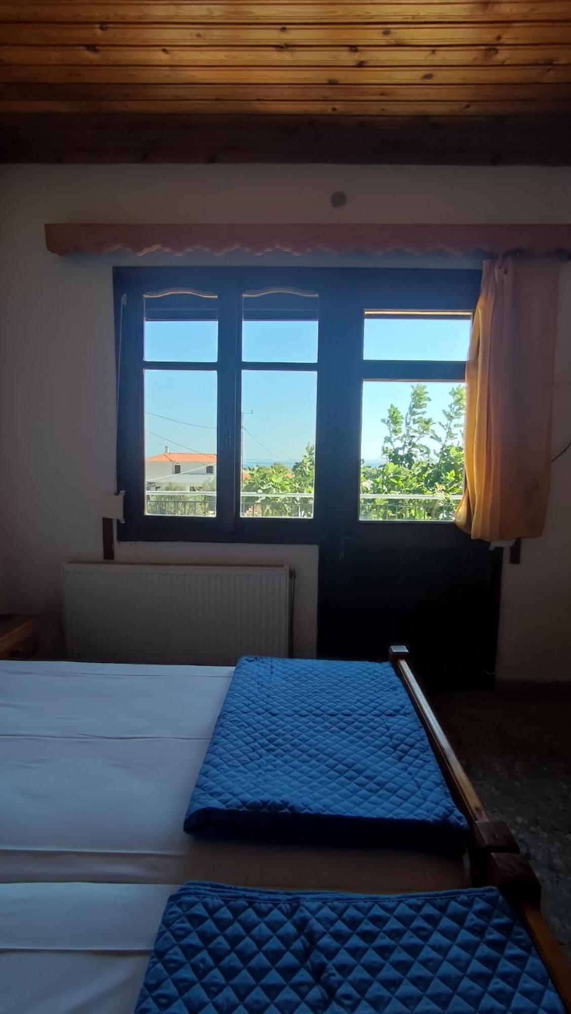 Petralonia Apartment Mytilene Bagian luar foto